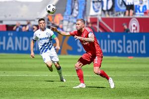 亚博-记者：沙尔克04有意签杜塞尔多夫的霍夫曼，他本人对此持开放态度